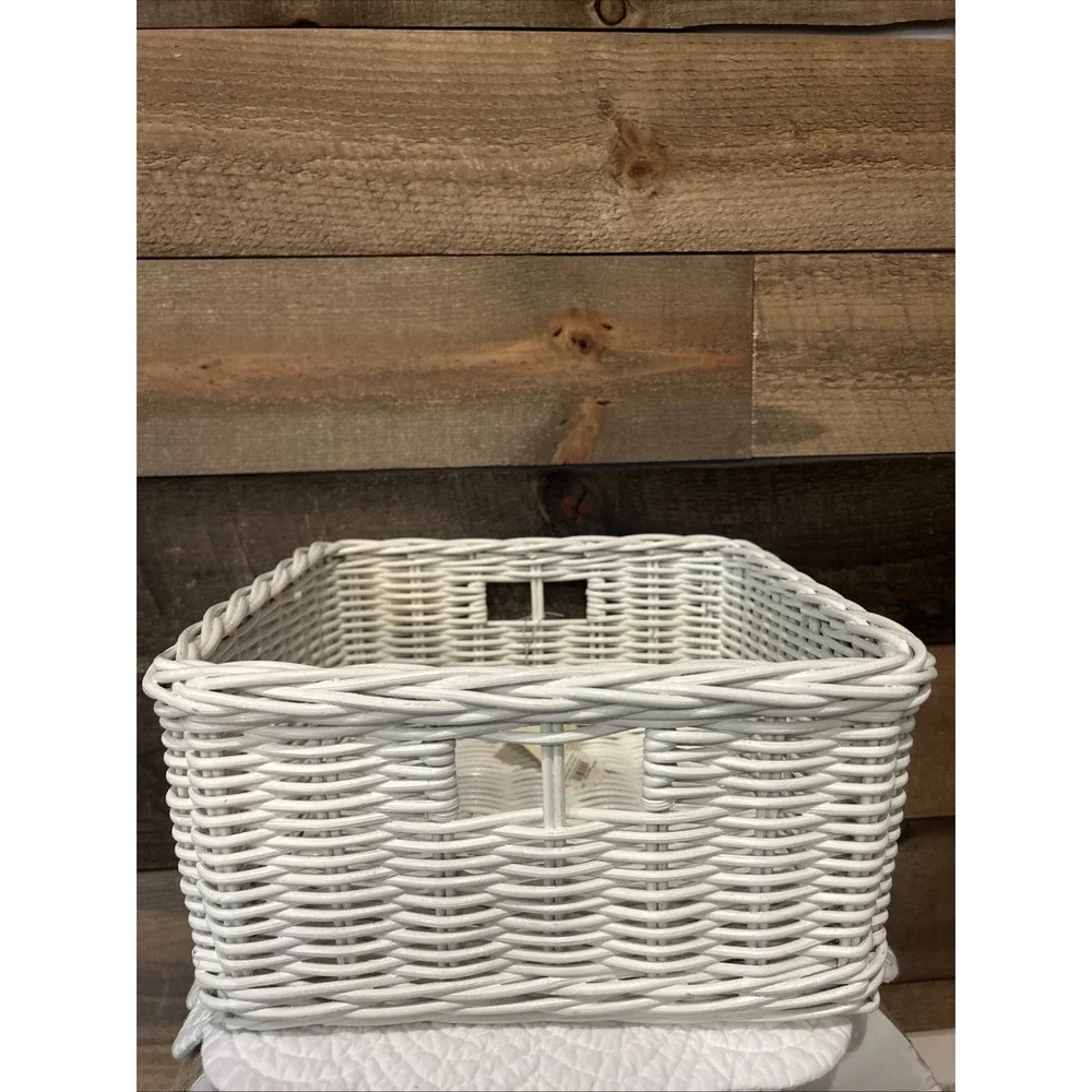 POTTERY BARN KIDS White Sabrina Basket with Liner Green‎ Gingham Plaid Checker